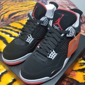 Air Jordan retro 4s